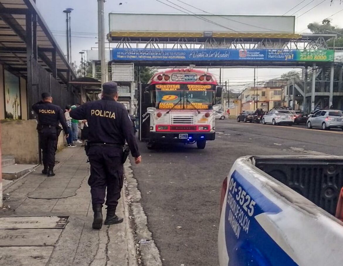 Empresarios sobre «conglomerado» de transporte colectivo del AMSS: «es trabajar hacia la unificación del sector por zonas»