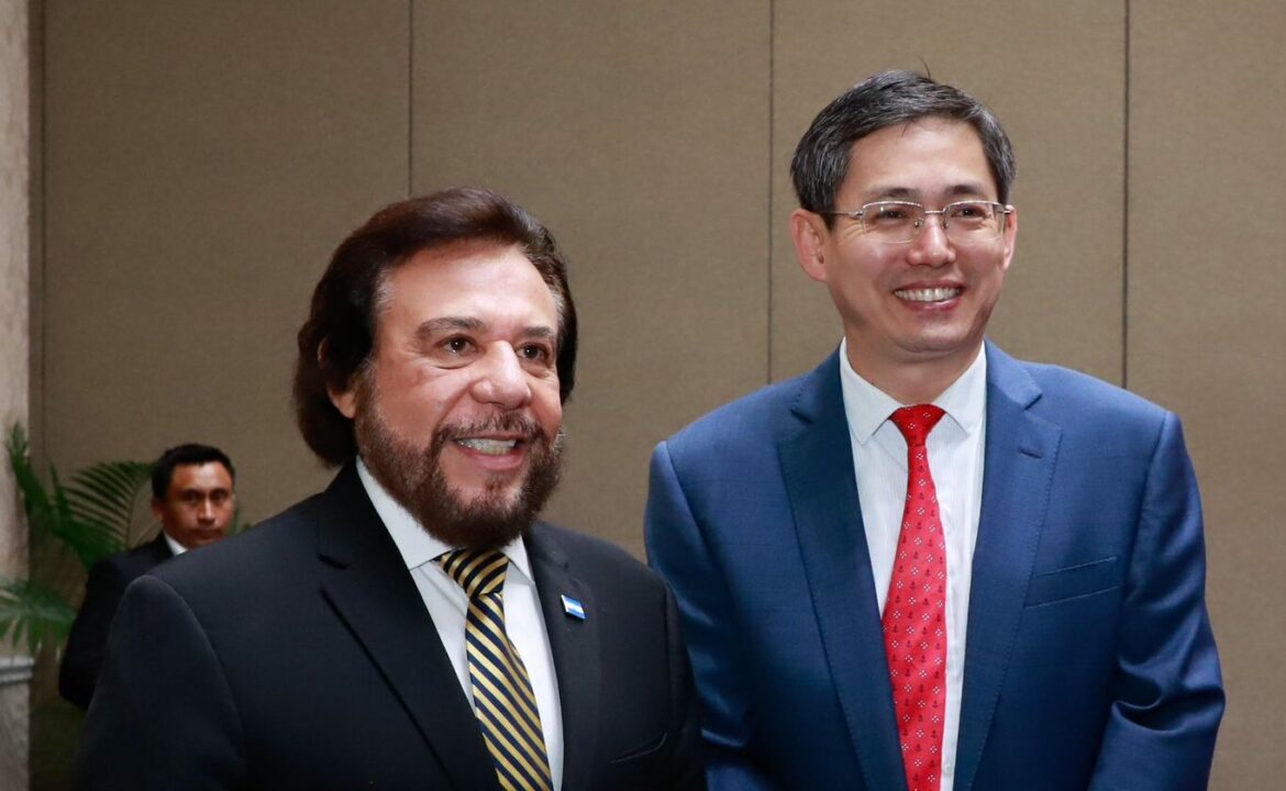 China reitera el compromiso de continuar trabajando de la mano con El Salvador