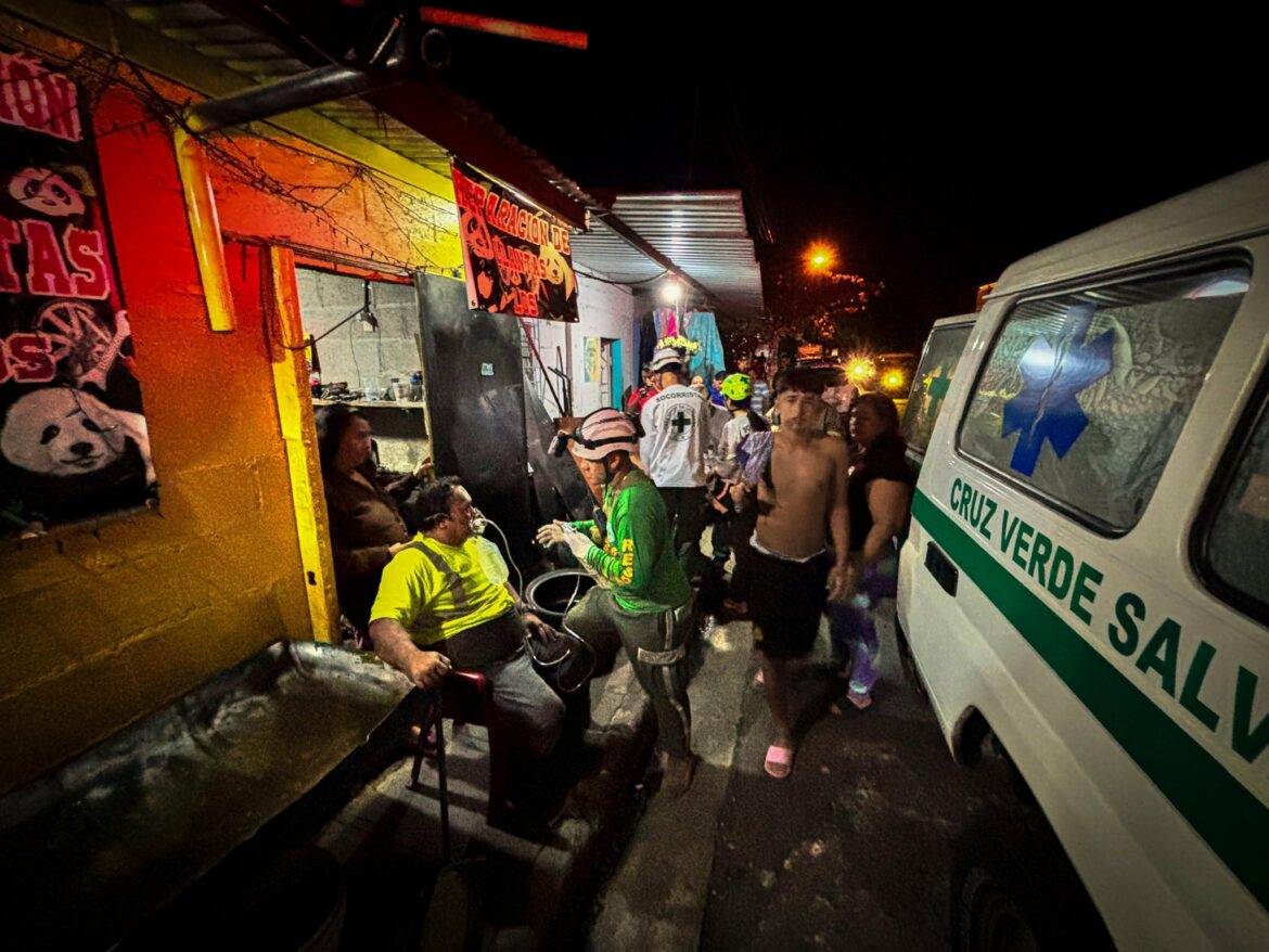 Una persona resultó con quemaduras tras incendio en Soyapango
