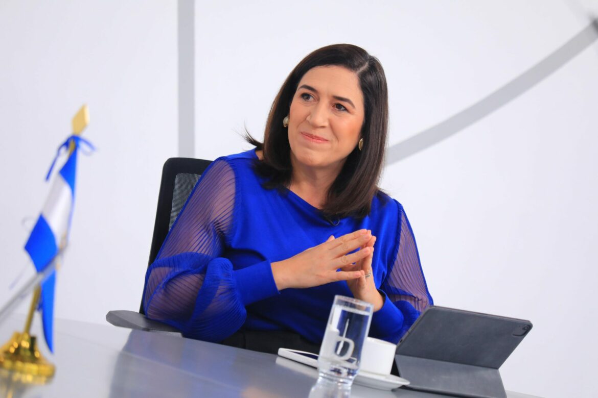 Ministra de Economía: “estamos muy optimistas, esperando llegar a ese 3% de crecimiento que proyecta la CEPAL”