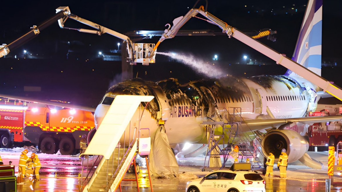 Un avión se incendió en un aeropuerto surcoreano: 169 pasajeros evacuados