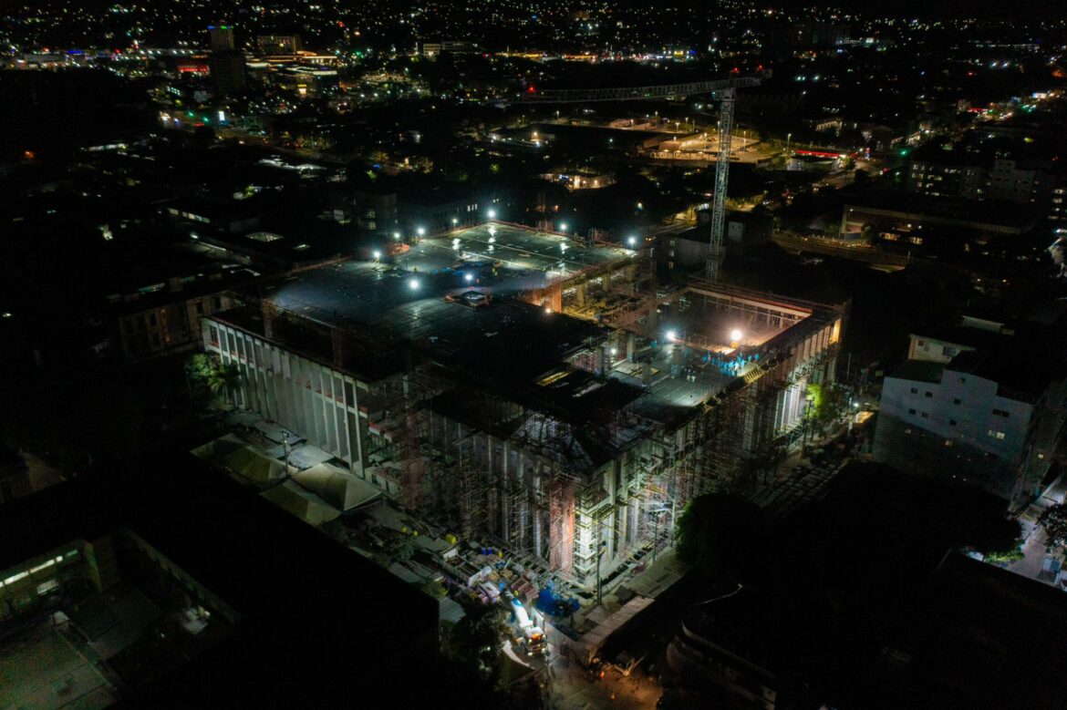 Bukele dice que a pesar de las críticas de la oposición de “destrucción” del “patrimonio” del Hospital Rosales, la población tendrá “un hospital digno y moderno”