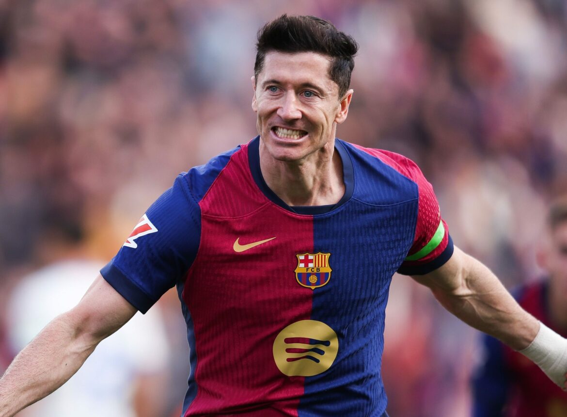 Lewandowski le dio el triunfo por la mínima al Barcelona ante el Alavés