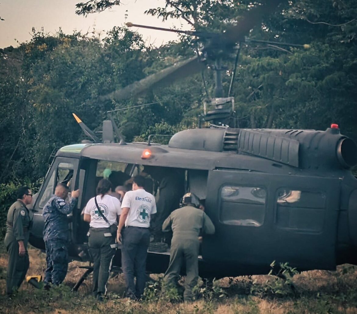 Helicóptero cayó en la laguna de Chanmico en San Juan Opico