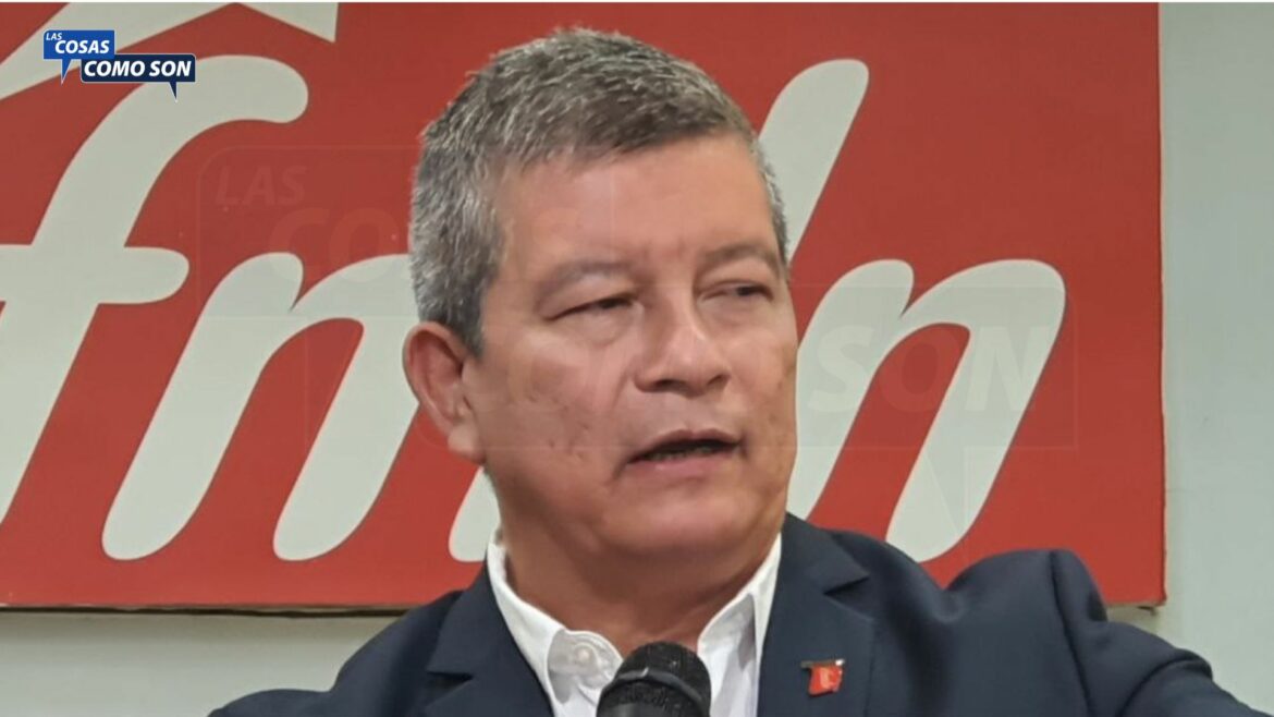 Manuel Flores sobre modificación al Art. 248: “hoy la Constitución es de uso familiar, es de uso grupal, es de ellos”