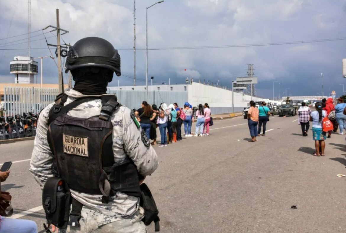 Motín en penal del sureste de México deja siete muertos