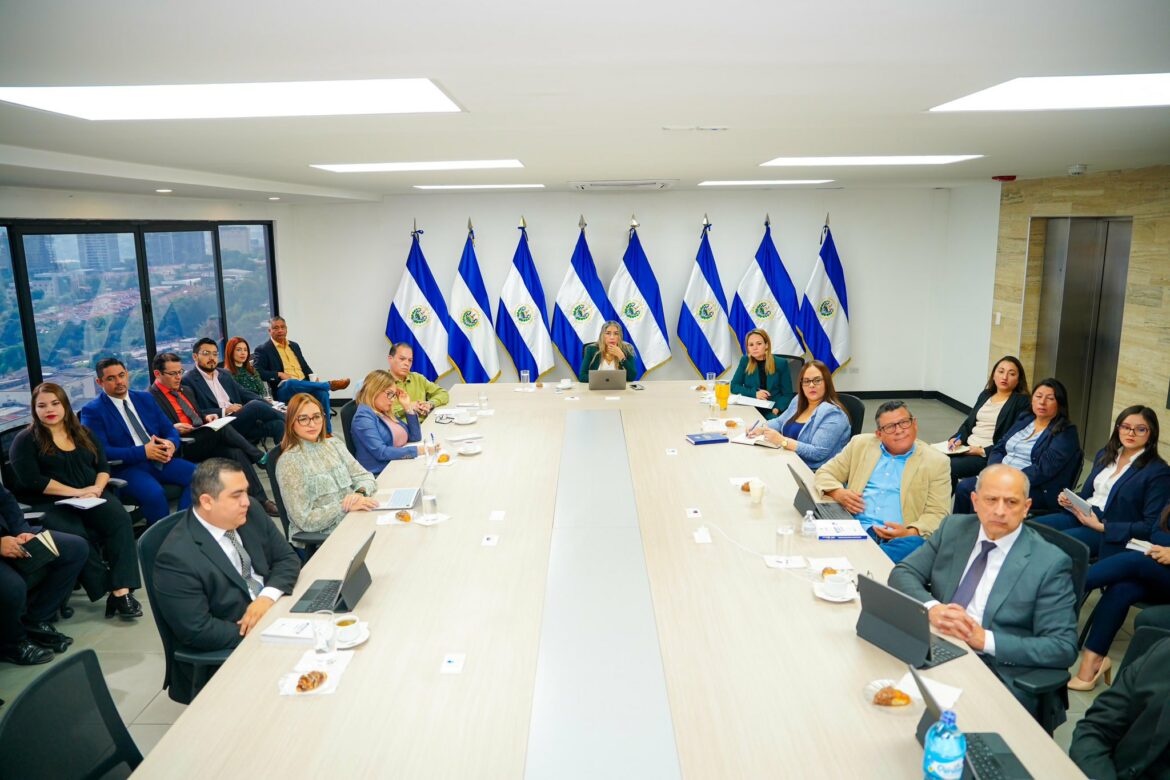 Magistrados del TSE estudiarán Plan Estratégico Institucional para la “eficiencia y modernización” de la próximas elecciones