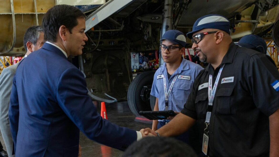 Marco Rubio destaca la sólida alianza comercial entre EE. UU. y El Salvador durante visita a Aeroman