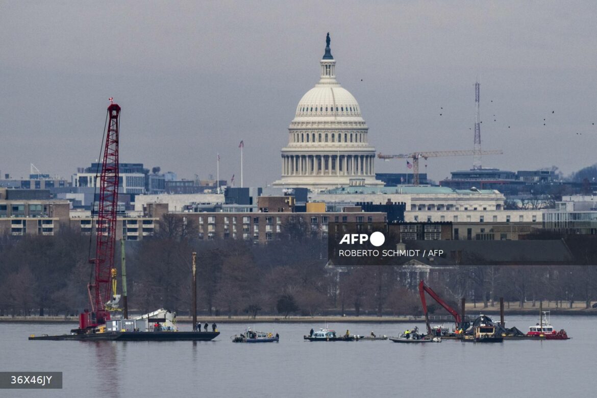 Rescatistas hallan los cuerpos de todas las víctimas de accidente aéreo en Washington
