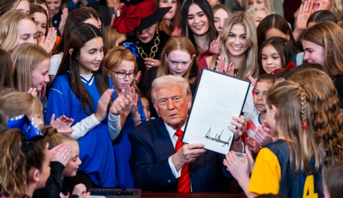 Trump firma decreto que impide a atletas transgénero participar en deportes femeninos