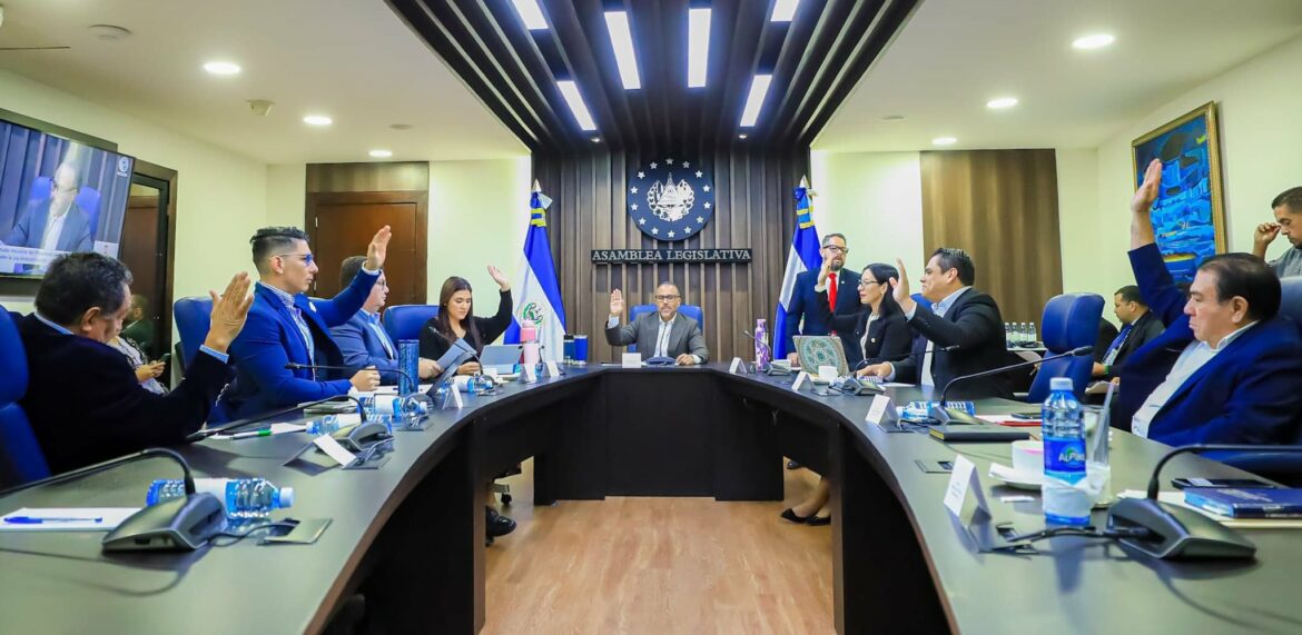 Comisión Política dictaminó favorable a la iniciativa del presidente Bukele para emitir Ley Anticorrupción
