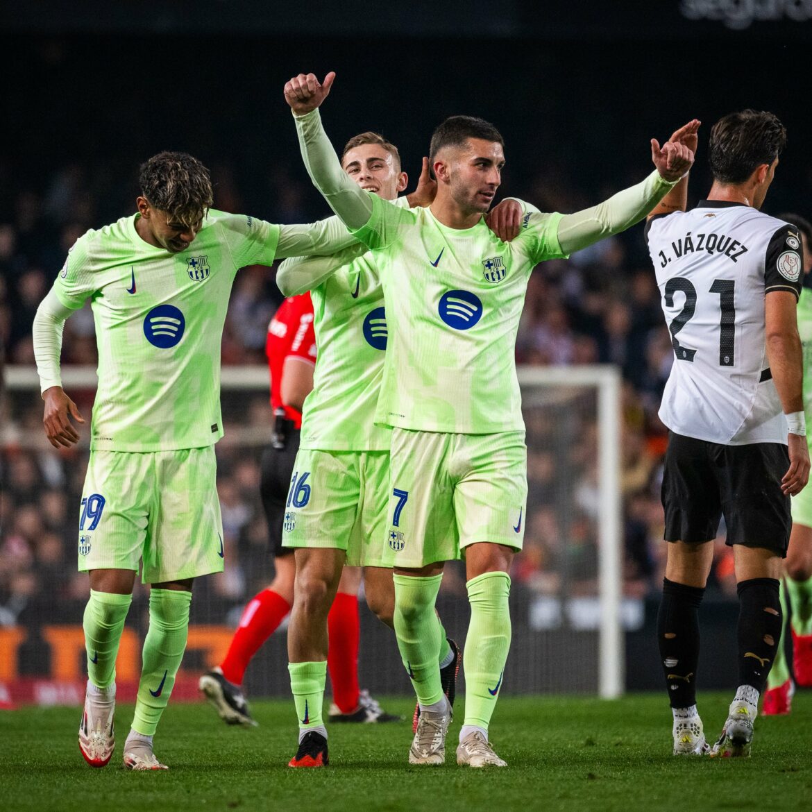 El Barcelona aniquila al Valencia en la Copa del Rey y pasa a semifinales