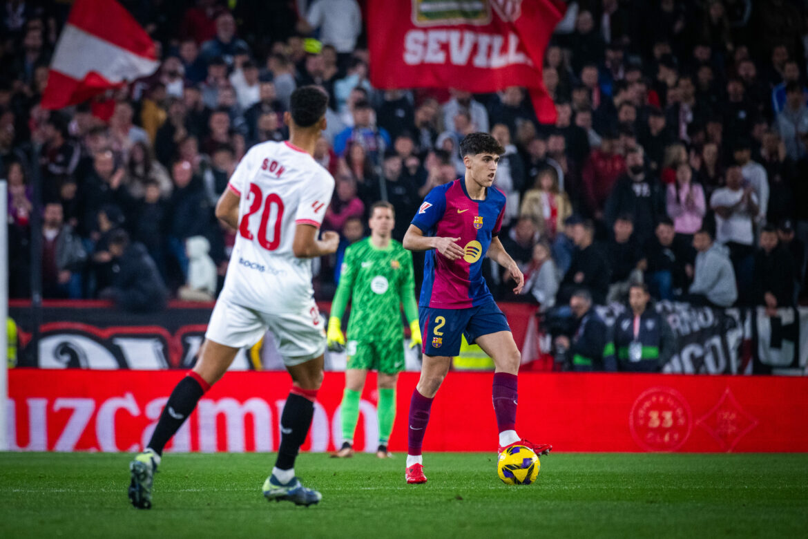 El Barca golea al Sevilla y pone al rojo vivo la Liga española