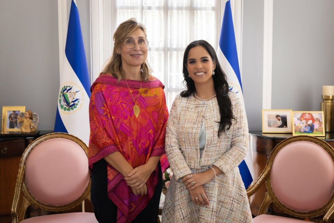 Primera Dama Gabriela de Bukele se reunió con miembros del Consejo Empresarial Alianza por Iberoamérica