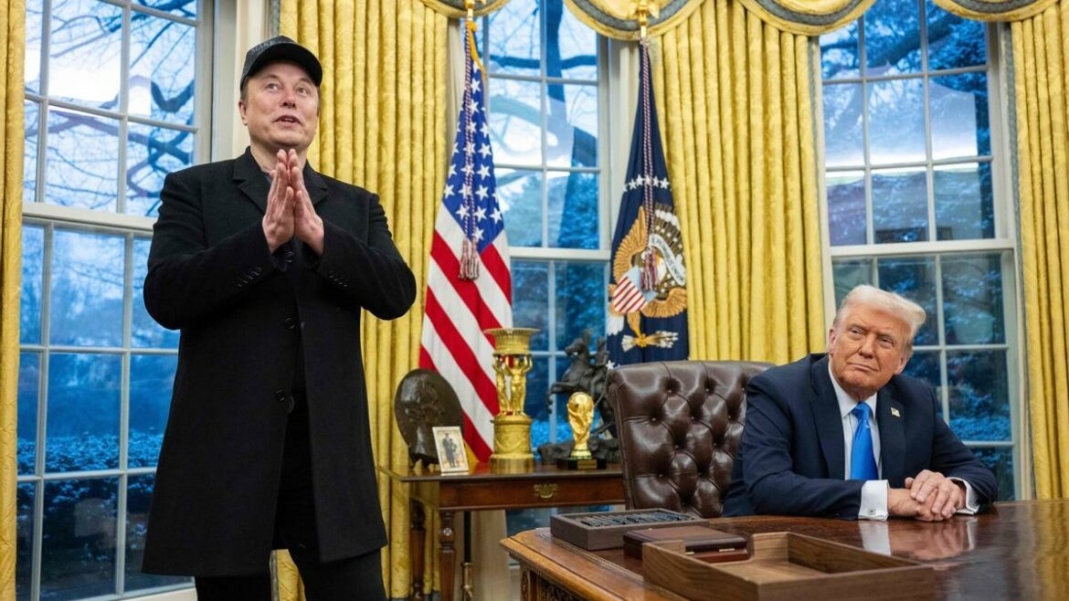 Trump firma un decreto para reducir el tamaño de la Administración y dar más poder a Musk
