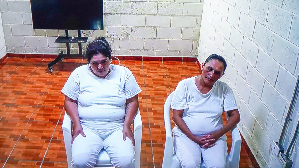 Mujeres fueron condenadas a 18 y 16 años de prisión por explotar sexualmente a menores