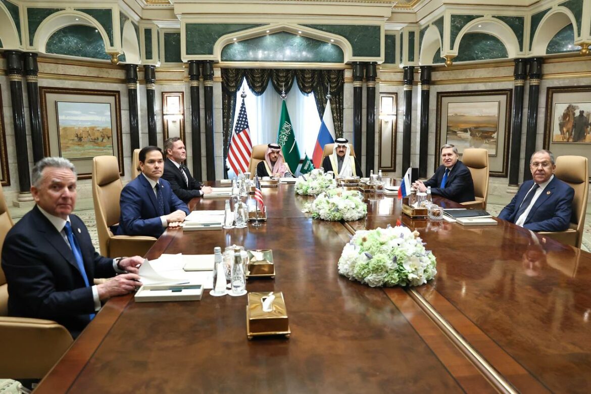 Rubio y Lavrov inician en Riad la primera reunión de alto nivel entre Rusia y EEUU desde 2022