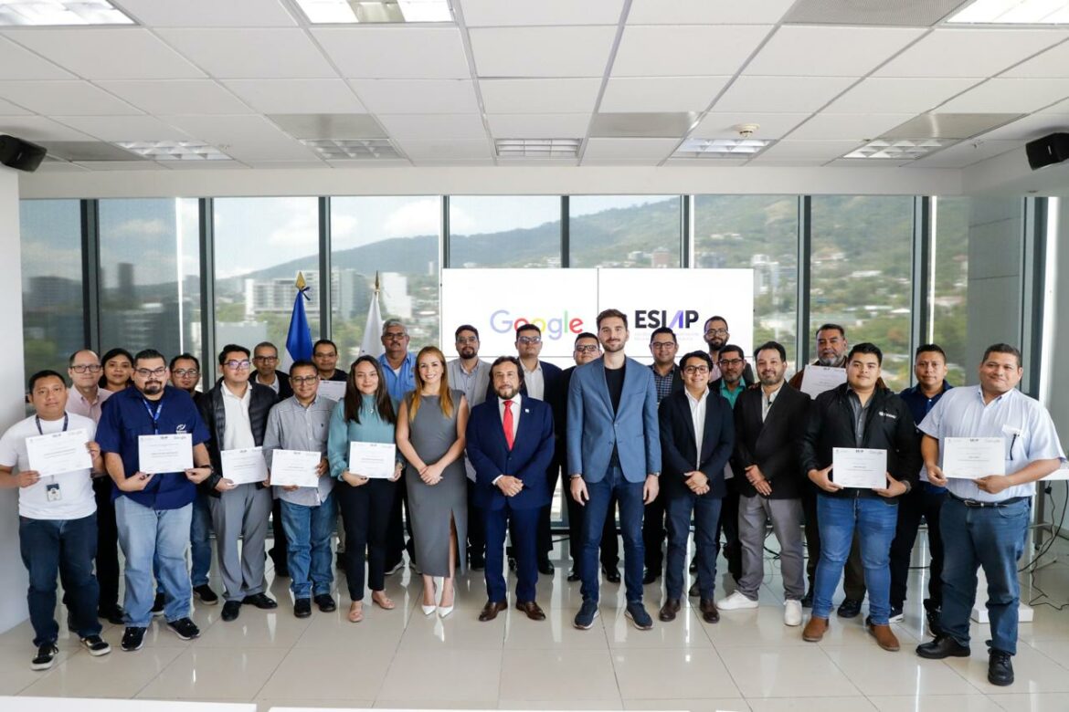 Vpdte. Ulloa participó en la certificación de 21 servidores públicos, en el Google Day