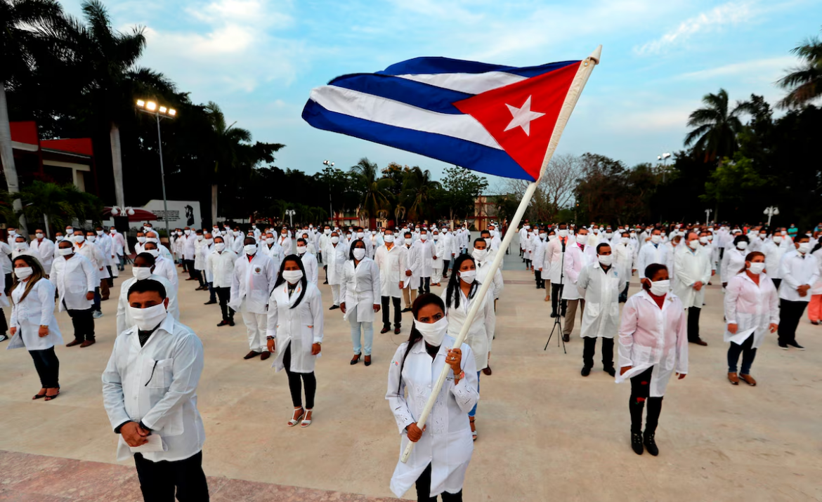 EE.UU. restringió los visados a los cubanos implicados en la explotación laboral a través de las misiones médicas