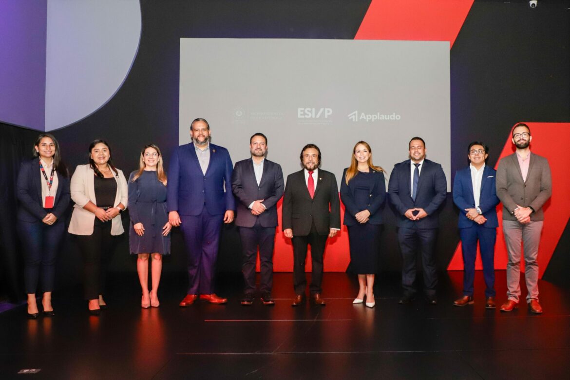 Vpdte. Ulloa realizó una visita a las oficinas de Applaudo para conocer de cerca su ecosistema de innovación