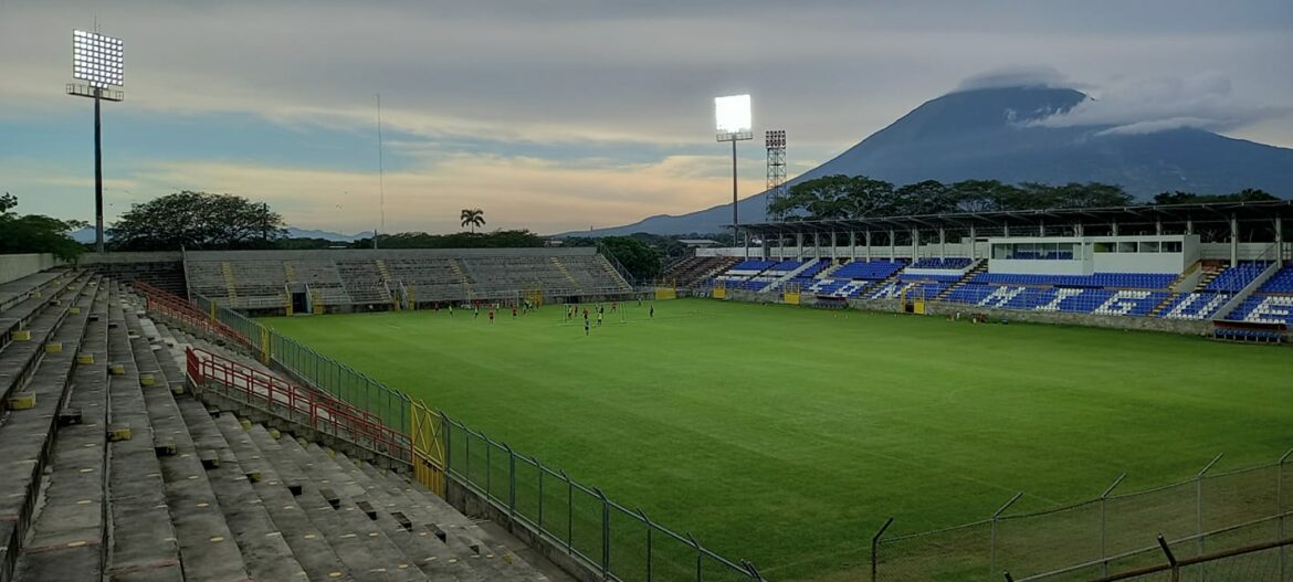 El INDES con la alcaldía de San Miguel alcanzaron preacuerdos para intervenir al Estadio Juan Francisco Barraza