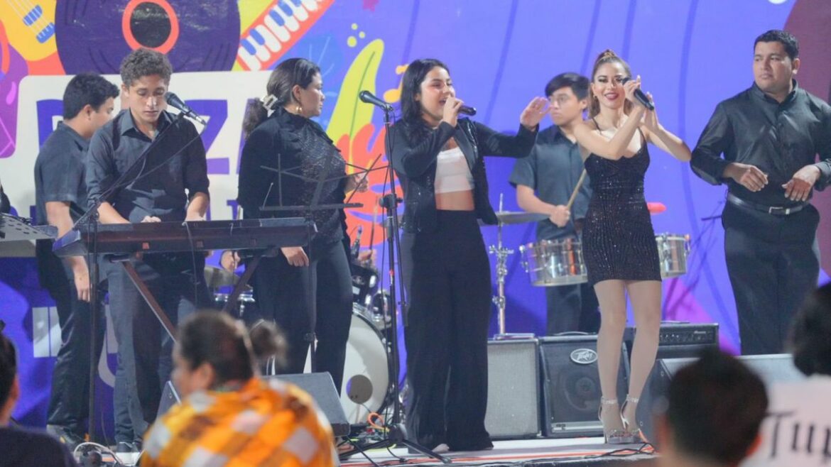 Santa Tecla impulsa el talento local cada fin de semana en la Plaza de la Cultura