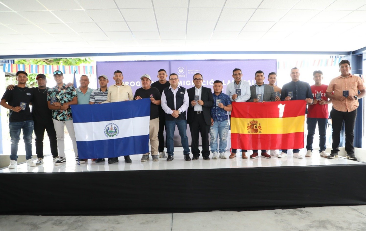 Socorristas acuáticos inician sus labores en España, anunció el ministro Castro