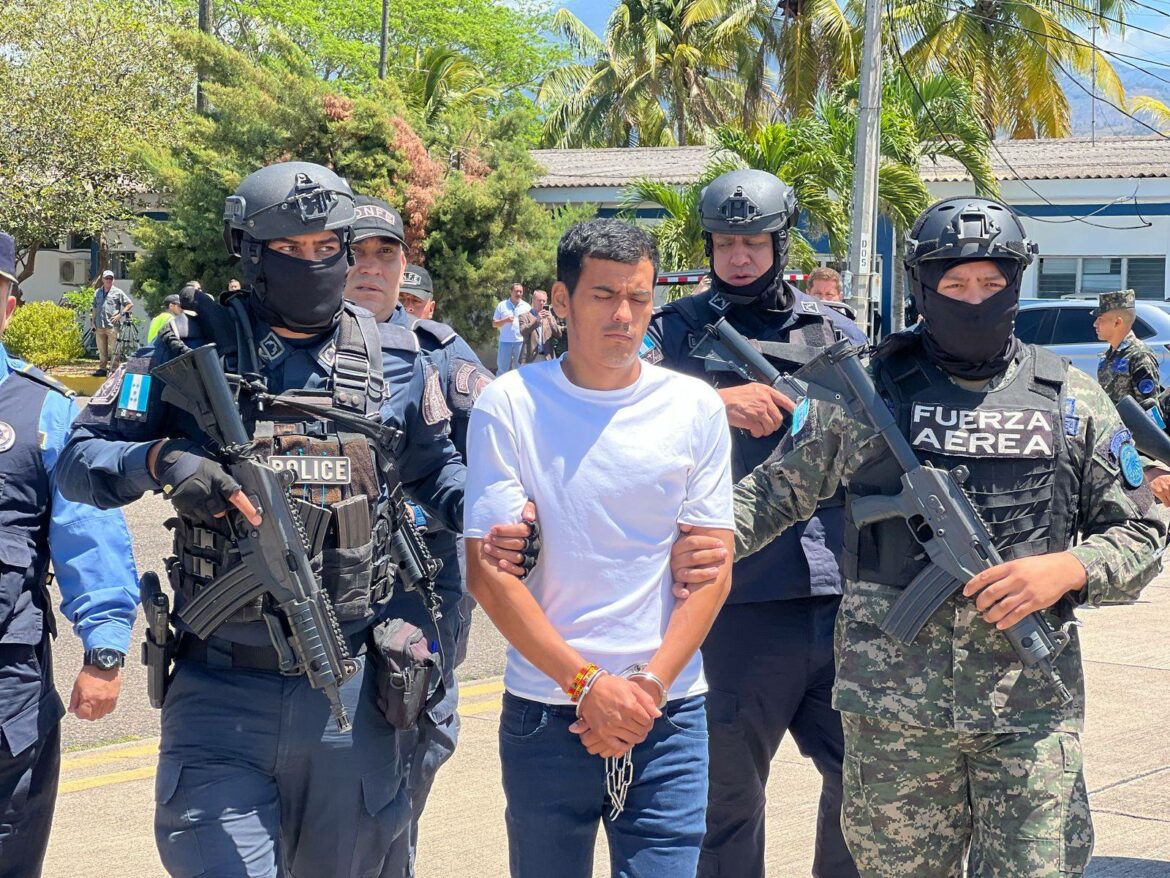 Hondureño extraditado a EE.UU. acusado del homicidio de la ciudadana estadounidense, Sarah Root