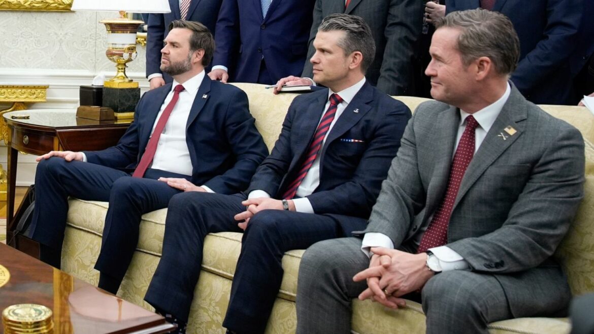 Gobierno de Trump envía por error un supuesto plan de guerra secreto a un periodista