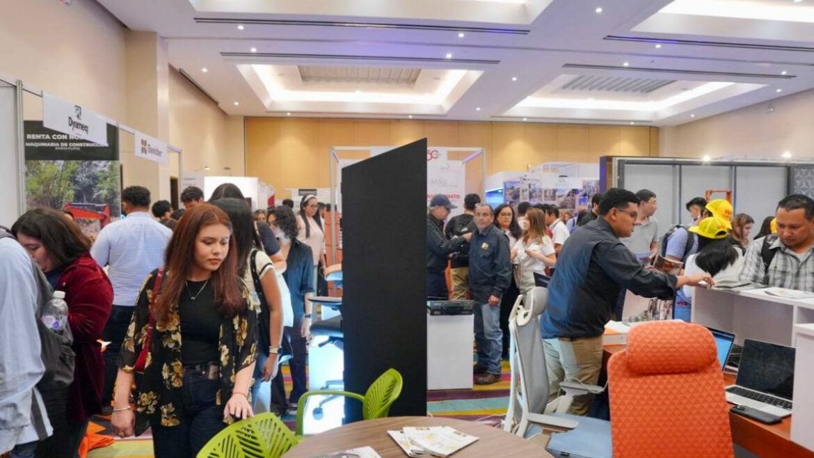 La Libertad Sur Participa en la «Expo El Constructor 2025» Presentando Avances en Santa Tecla