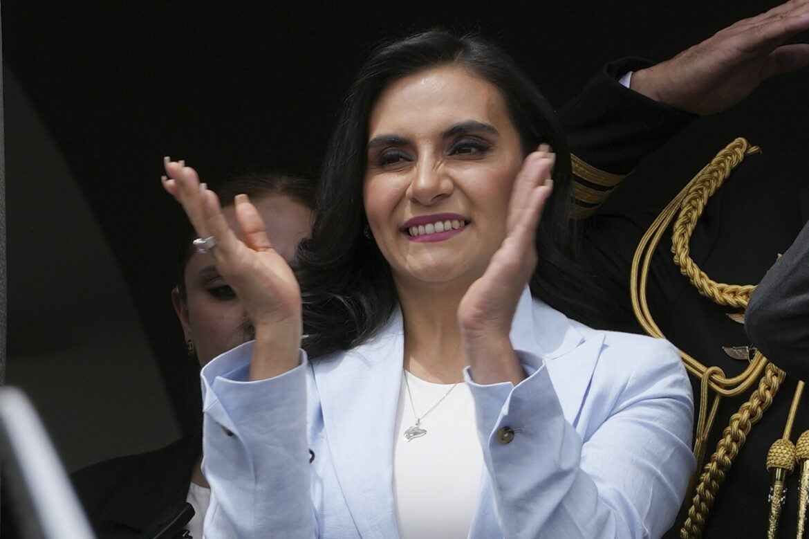 Tribunal Electoral de Ecuador inhabilita a la vicepresidenta 