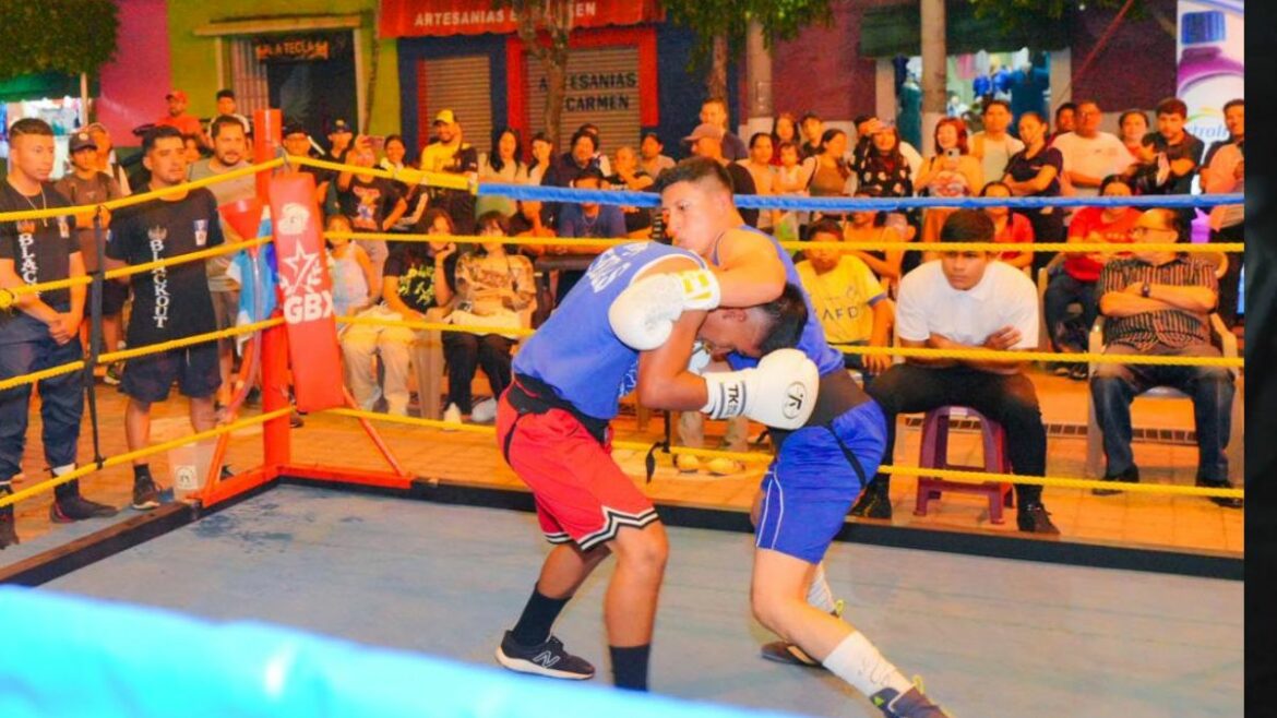 La Plaza de la Cultura de La Libertad Sur se llena de adrenalina con gran evento de boxeo internacional