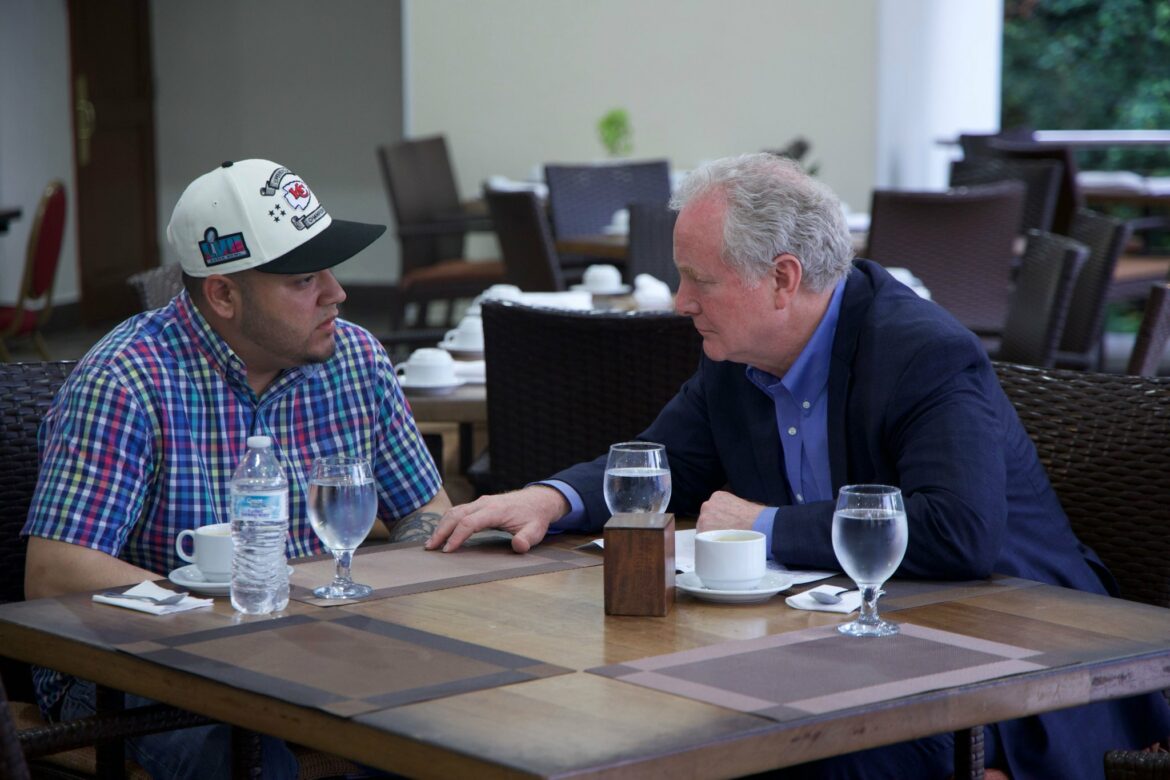Bukele tras encuentro de Van Hollen con Ábrego García: “Ahora le corresponde el honor de permanecer bajo custodia de El Salvador”