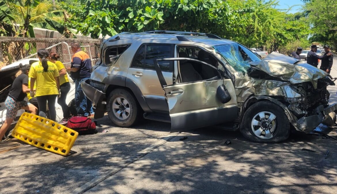 Tres lesionados en accidente vial en carretera del Litoral