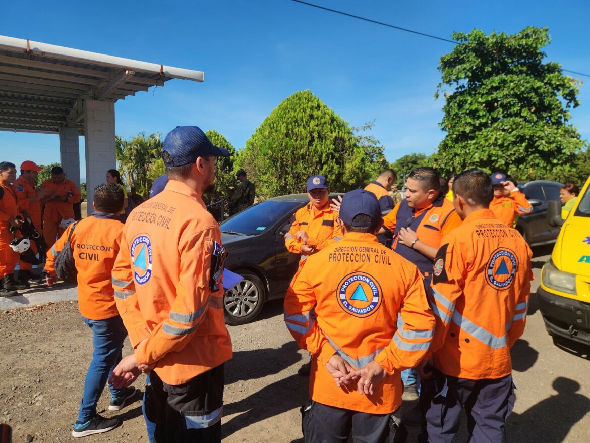 Ejecutan plan de rescate para ubicar a turistas extraviados en el volcán Chichontepec