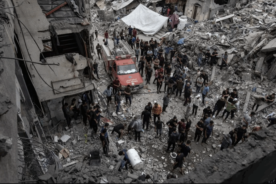 Ataques israelíes en Gaza causan la muerte de al menos 107 personas este domingo