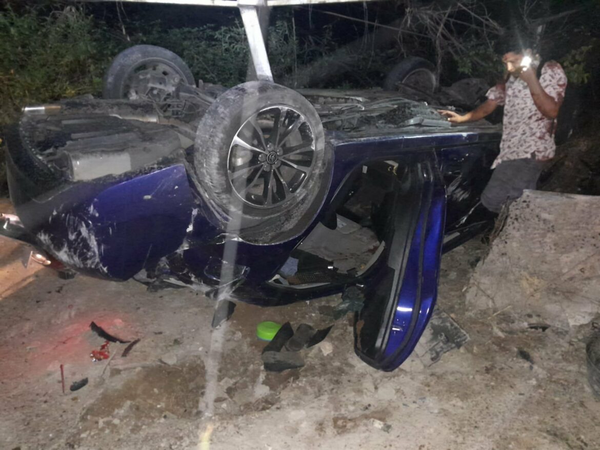 Ebrios se accidentan en la Curva del Papaturro, se reportan tres lesionados