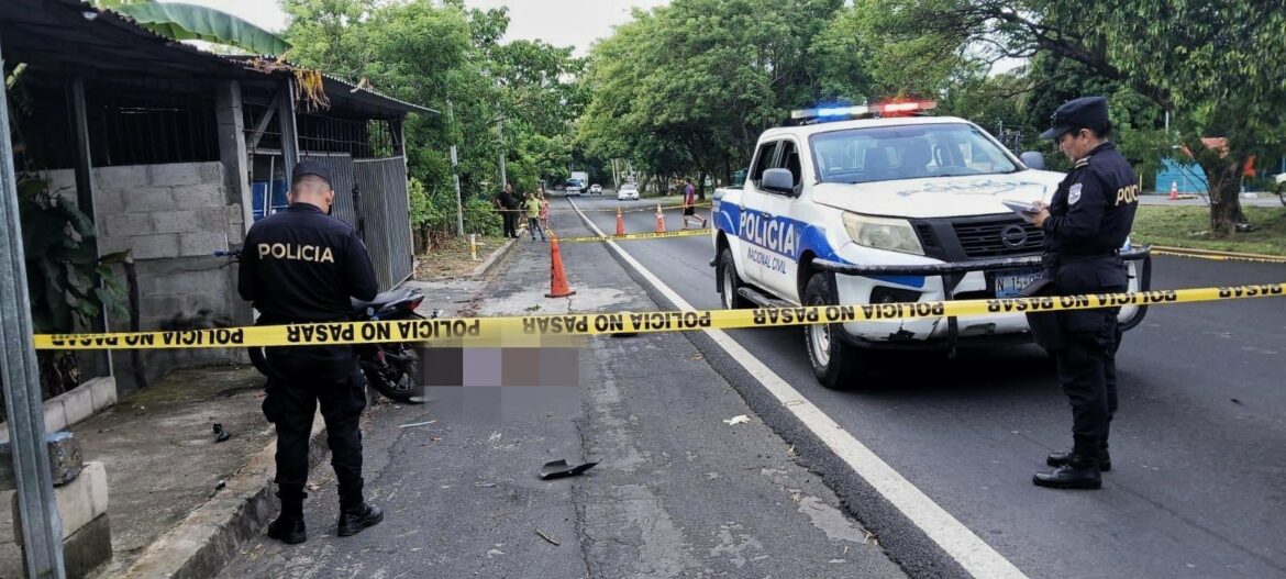 Motociclista fallece en la carretera Panamericana, San Vicente Norte