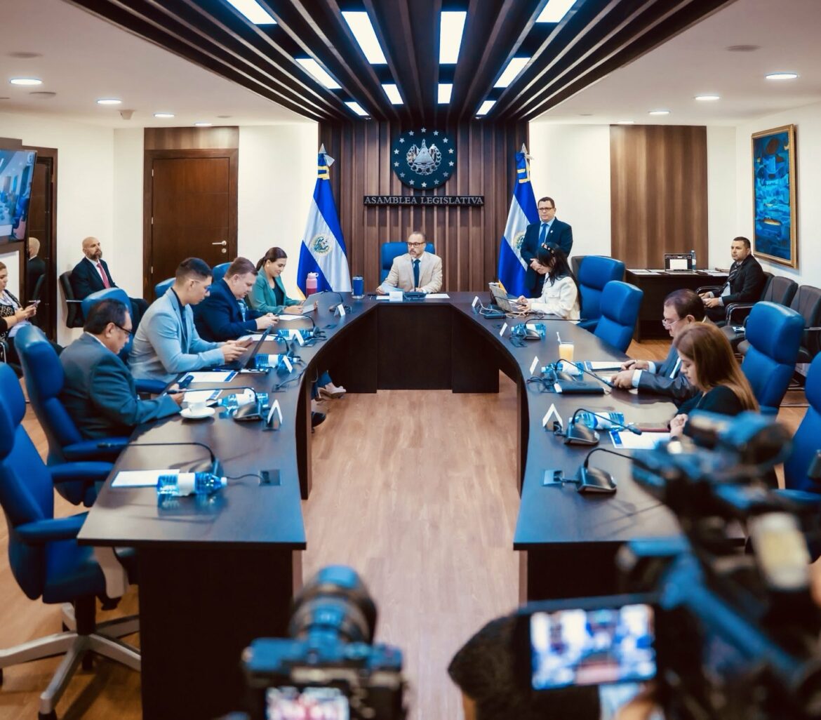 Diputados listos para proponer y elegir al presidente del Tribunal de Servicio Civil