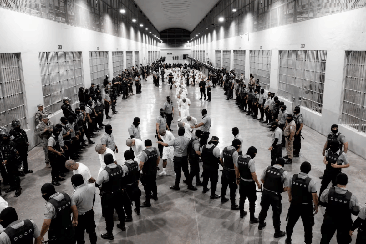 ONU investiga como “desapariciones” la expulsión de venezolanos a cárcel de El Salvador