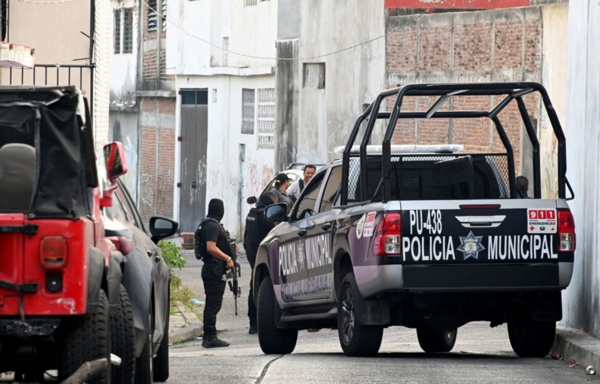 Localizan 12 bolsas con restos humanos en el occidente de México