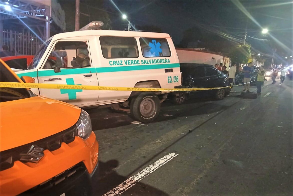 Accidente entre ocho vehículos en la San Antonio Abad deja cinco lesionados