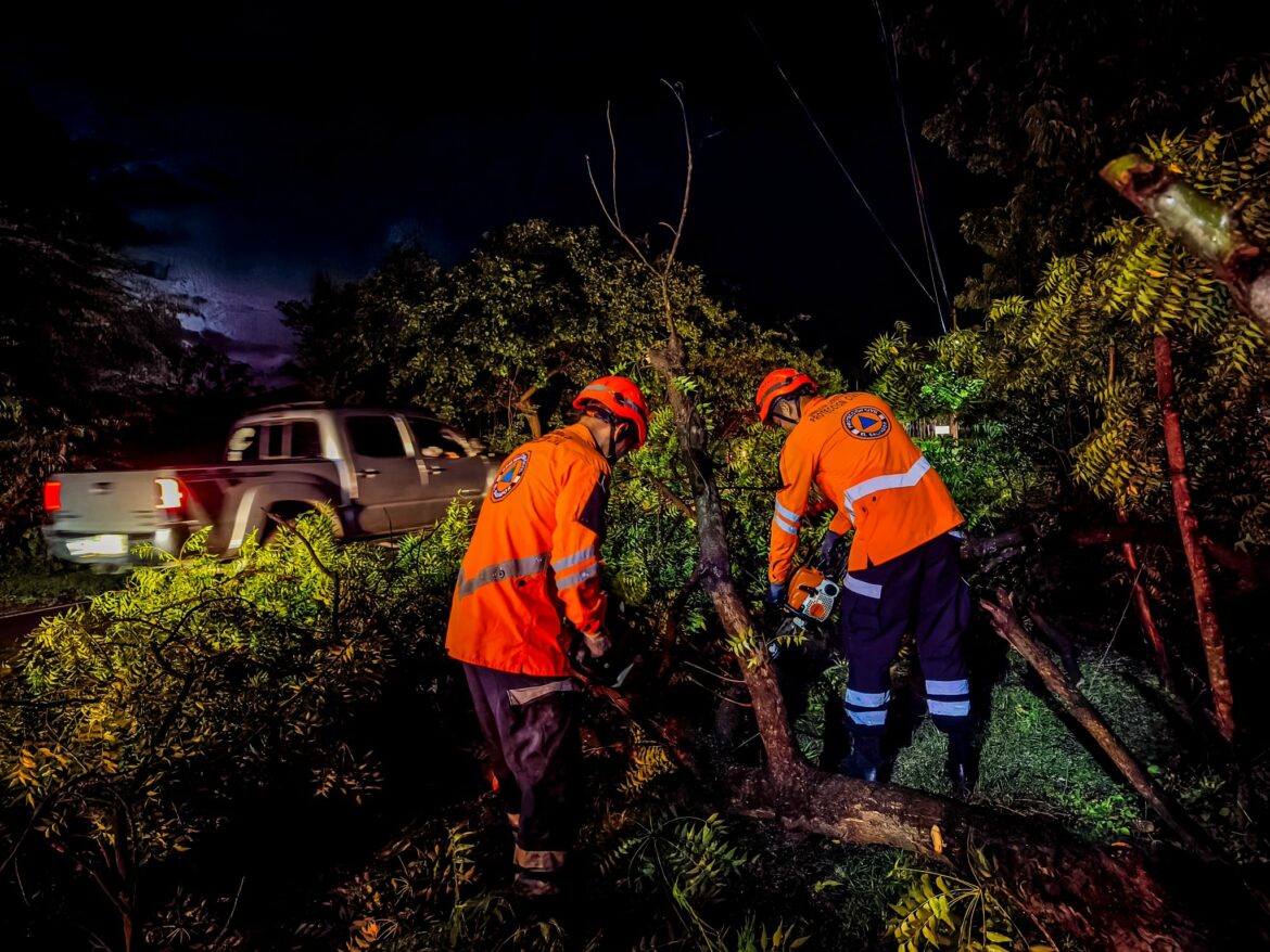 Protección Civil mantiene un monitoreo activo ante las intensas lluvias de este domingo