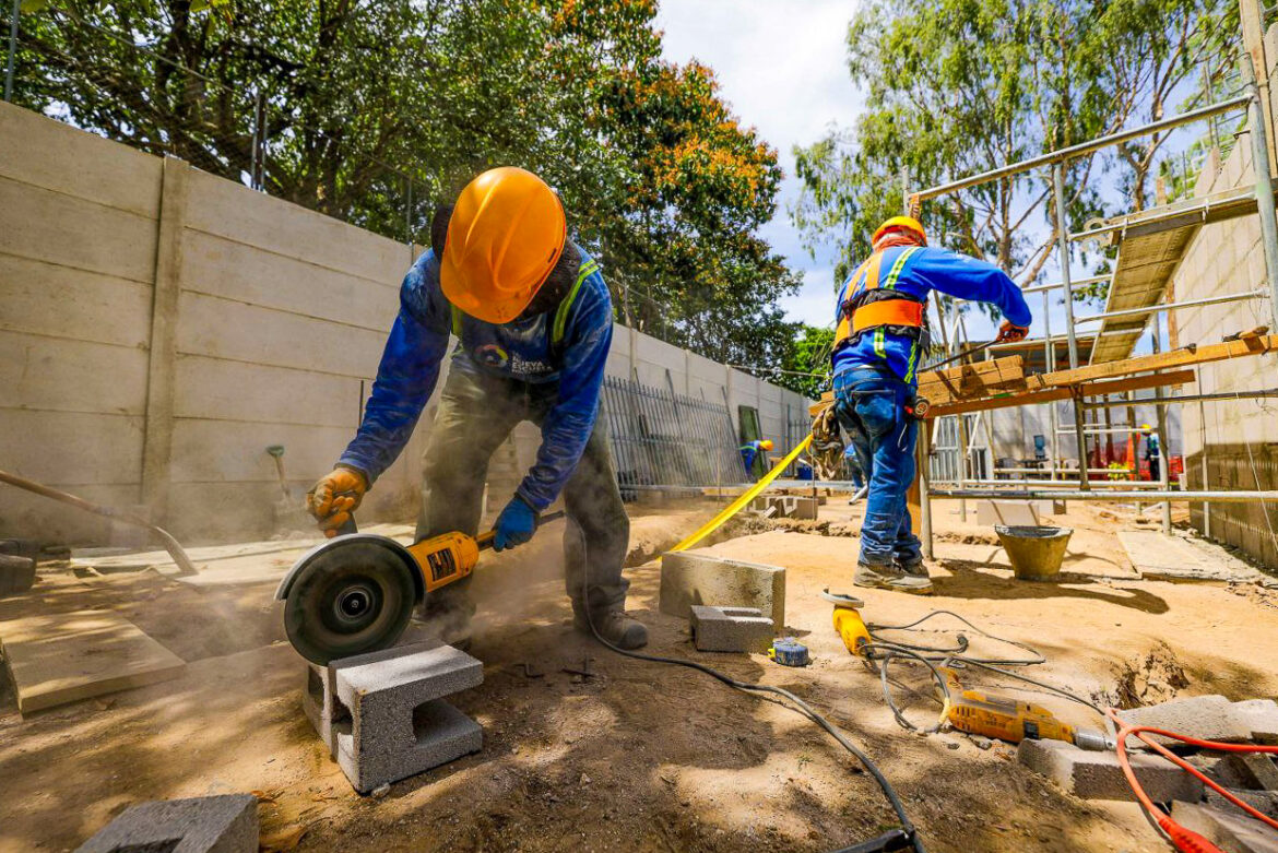 El Gobierno invierte $4.2 millones en tres centros escolares de Santa Ana