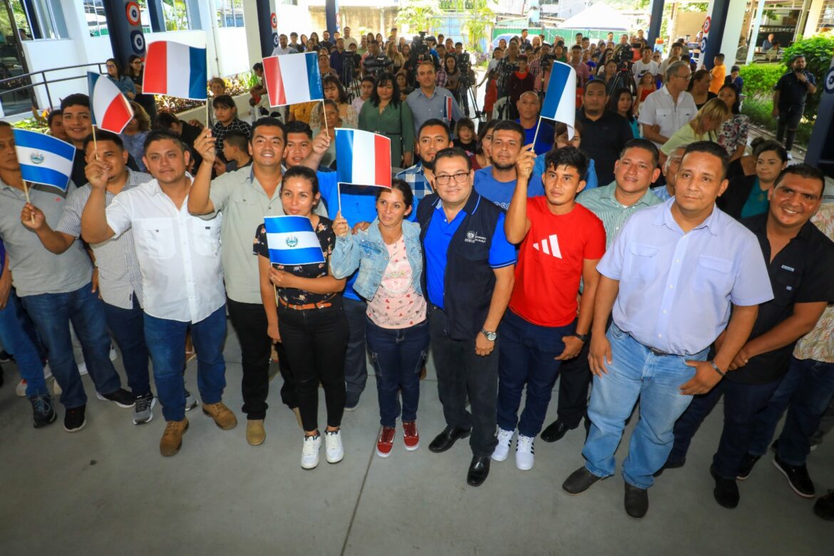 Gobierno de El Salvador abre oportunidades laborales en Francia