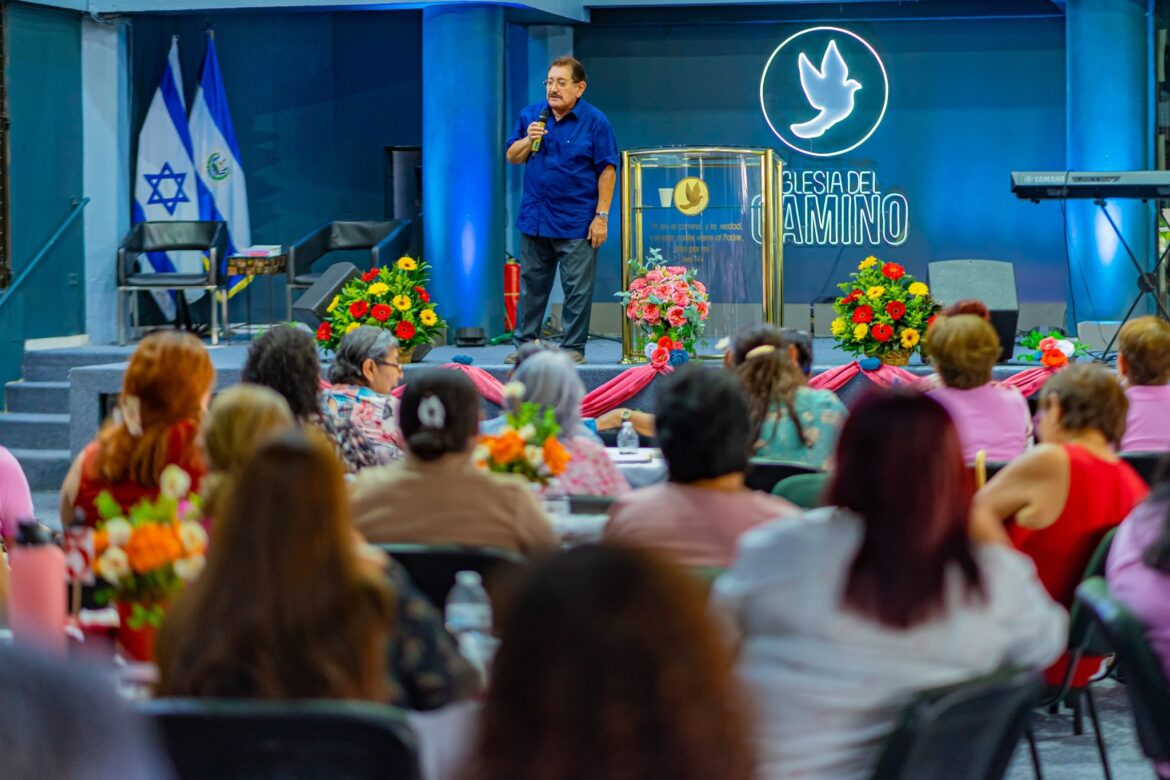 Ministerio Crea Mujer celebra un poderoso retiro espiritual bajo el liderazgo del pastor Mauricio Navas