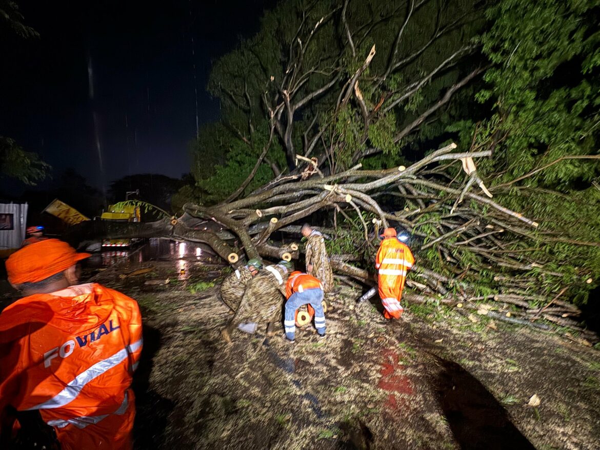 Lluvias de este domingo provocan múltiples emergencias a nivel nacional