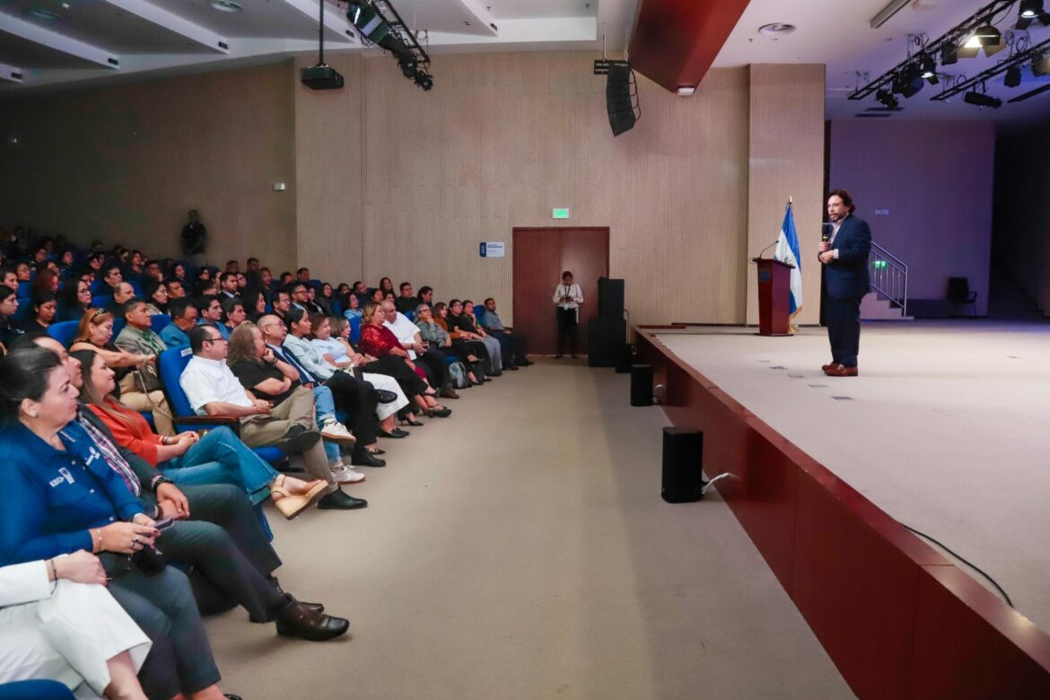 Vicepresidente Ulloa presenta a CONAMYPE la ruta 2024-2029 para impulsar el desarrollo empresarial