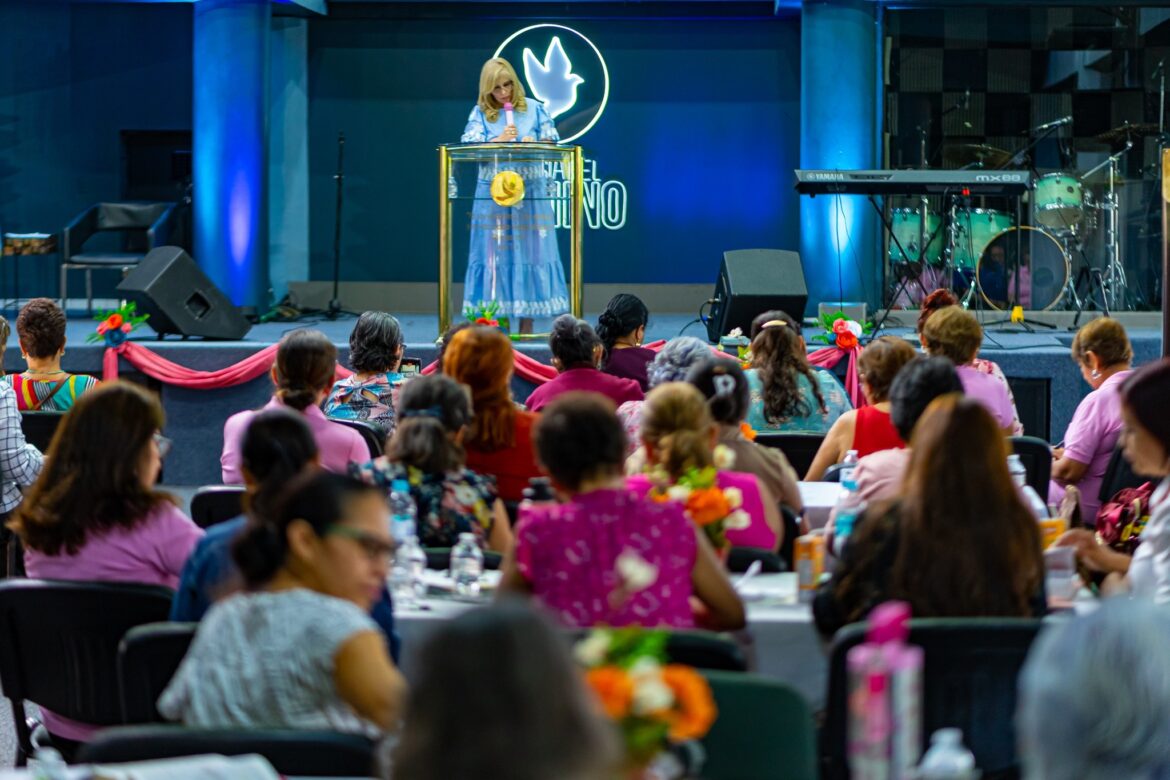 Mujeres afirman su identidad en Cristo durante encuentro del Ministerio Crea Mujer de la Iglesia del Camino Central