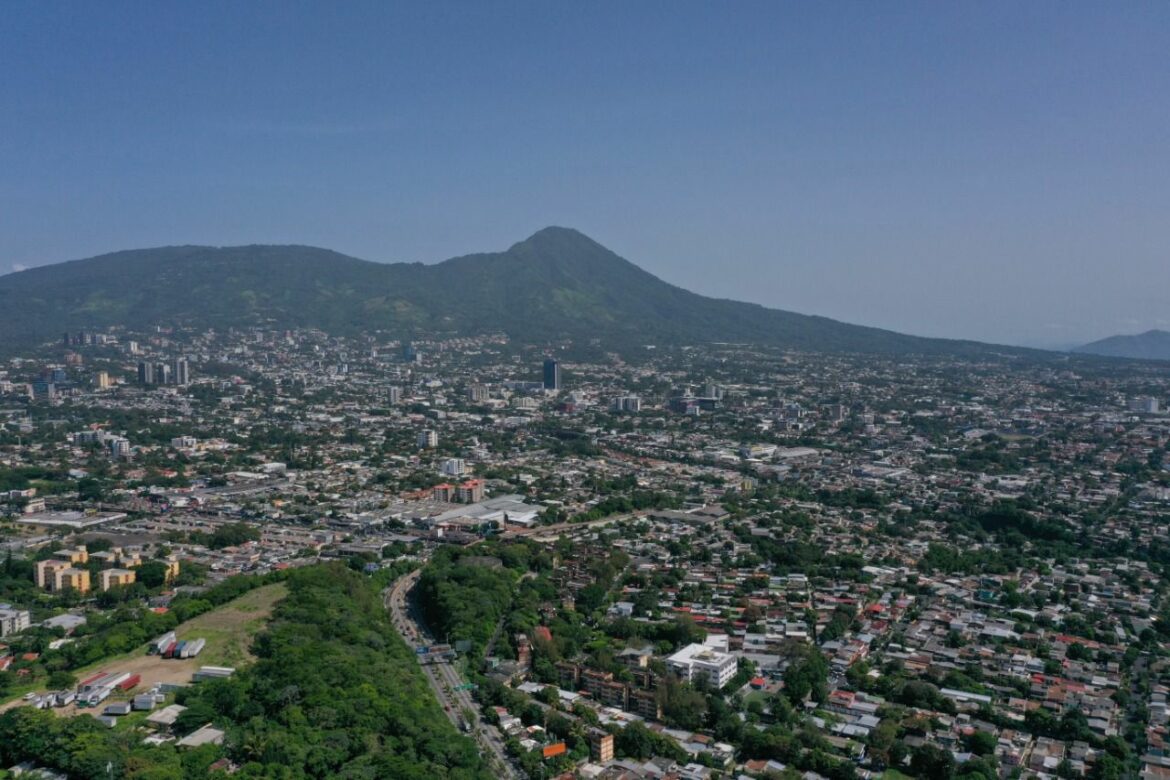 Inicia la canícula en El Salvador: calor intenso y baja probabilidad de lluvias